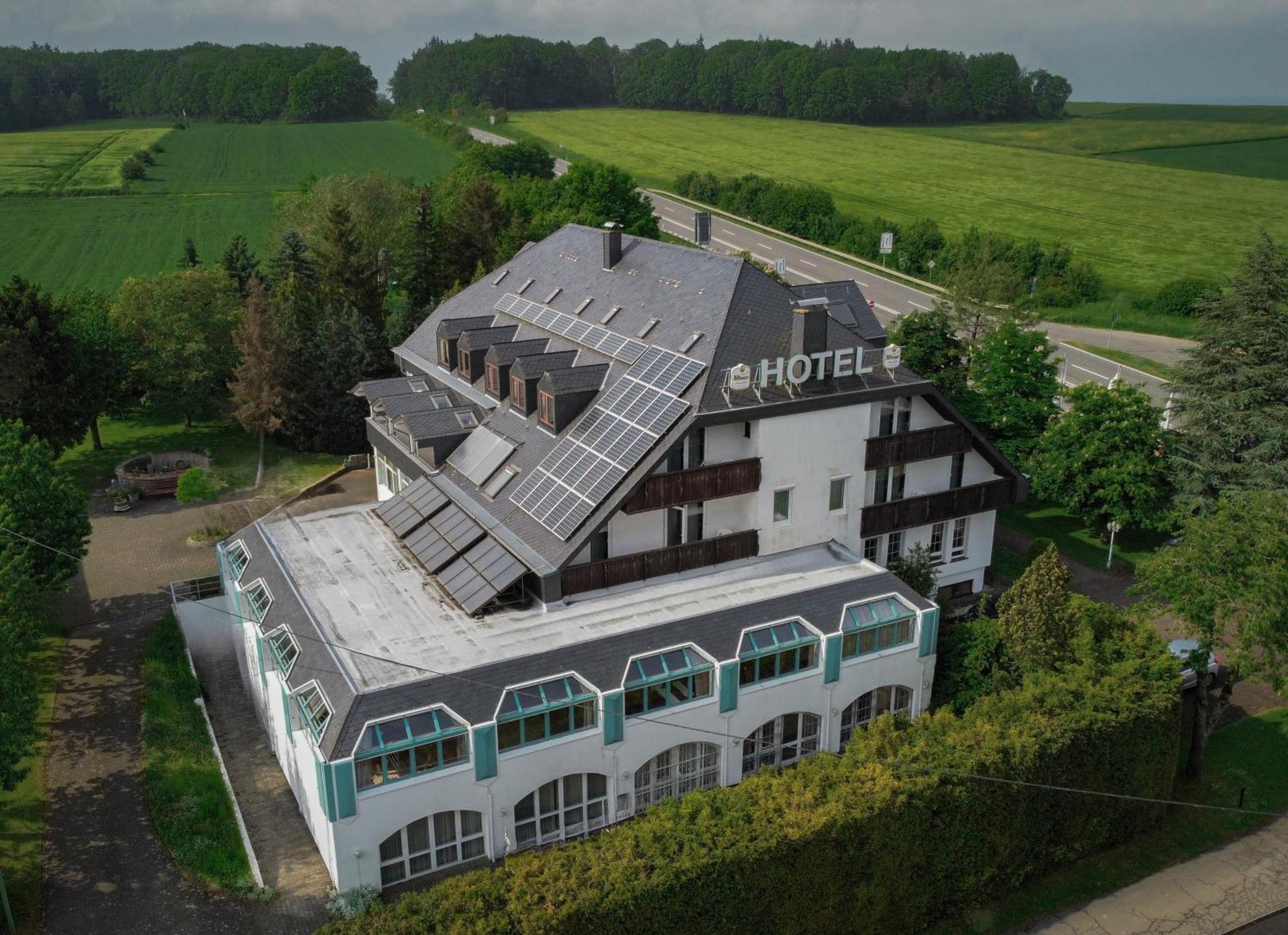 Zenner'S Landhotel Newel Ngoại thất bức ảnh
